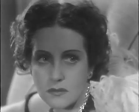 Le drame de Shanghaï (1938) de Georg Wilhelm Pabst : Cheng harangue les foules et Kay chante; Kay tue Ivan Le drame de Shanghaï (1938) de Georg Wilhelm Pabst : Cheng harangue les foules et Kay chante; Kay tue Ivan