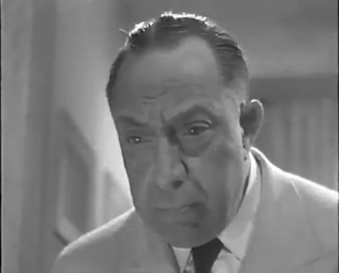 Le drame de Shanghaï (1938) de Georg Wilhelm Pabst : Cheng harangue les foules et Kay chante; Kay tue Ivan Le drame de Shanghaï (1938) de Georg Wilhelm Pabst : Cheng harangue les foules et Kay chante; Kay tue Ivan