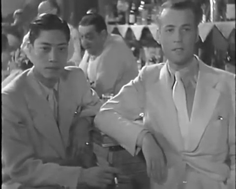 Le drame de Shanghaï (1938) de Georg Wilhelm Pabst : Cheng harangue les foules et Kay chante; Kay tue Ivan Le drame de Shanghaï (1938) de Georg Wilhelm Pabst : Cheng harangue les foules et Kay chante; Kay tue Ivan