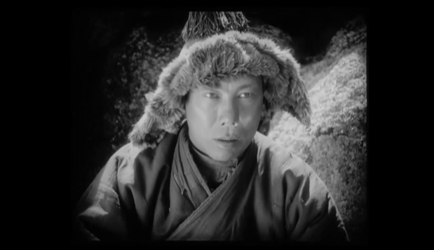 Valery Inkijinoff dans Tempête sur l'Asie Valery Inkijinoff dans Tempête sur l'Asie