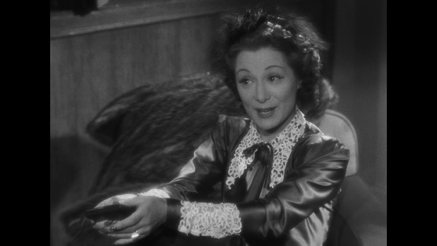 La comédienne Renée Devillers dans le mélodrame Les amoureux sont seuls au monde (1948) de Henri Decoin La comédienne Renée Devillers dans le mélodrame Les amoureux sont seuls au monde (1948) de Henri Decoin