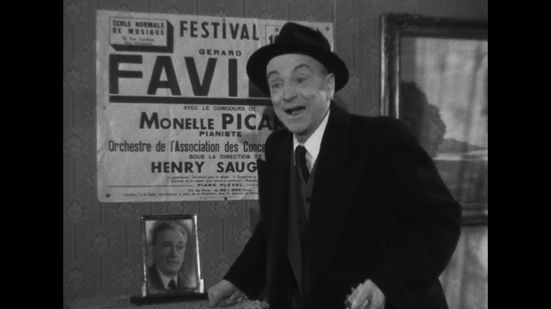 Fernand René dans la comédie dramatique Les amoureux sont seuls au monde (1948) de Henri Decoin Fernand René dans la comédie dramatique Les amoureux sont seuls au monde (1948) de Henri Decoin