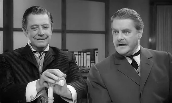 Sherlock Holmes und das Halsband des Todes (Sherlock Holmes et le collier de la mort, 1962) de Frank Winterstein et Terence Fisher : Holmes dérobe le collier de Cléopâtre Sherlock Holmes und das Halsband des Todes (Sherlock Holmes et le collier de la mort, 1962) de Frank Winterstein et Terence Fisher : Holmes dérobe le collier de Cléopâtre