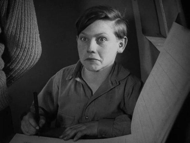 Gustl Stark-Gstettenbaur dans le film de conquête spatiale Frau Im Mond (La femme sur la lune, 1929) de Fritz Lang Gustl Stark-Gstettenbaur dans le film de conquête spatiale Frau Im Mond (La femme sur la lune, 1929) de Fritz Lang