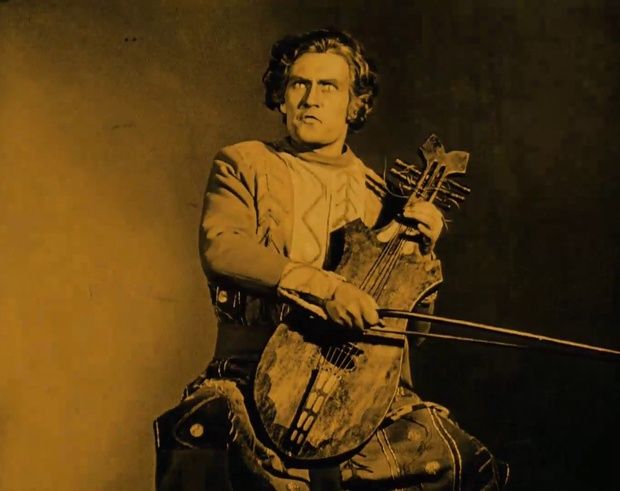 Bernhard Goetzke dans le film muet allemand Die Nibelungen (Les Nibelungen, 1924) de Fritz Lang