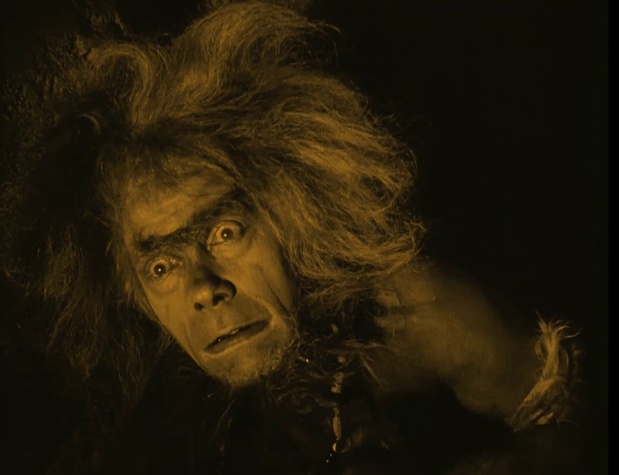 Georg John dans le film de mythologie Die Nibelungen (Les Nibelungen, 1924) de Fritz Lang