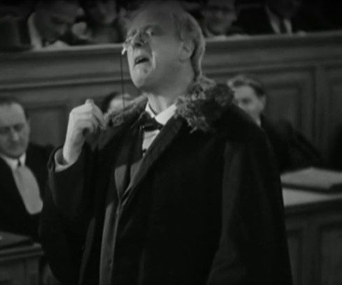 Jean Dax dans Accusée, levez-vous (1930) de Maurice Tourneur Jean Dax dans Accusée, levez-vous (1930) de Maurice Tourneur