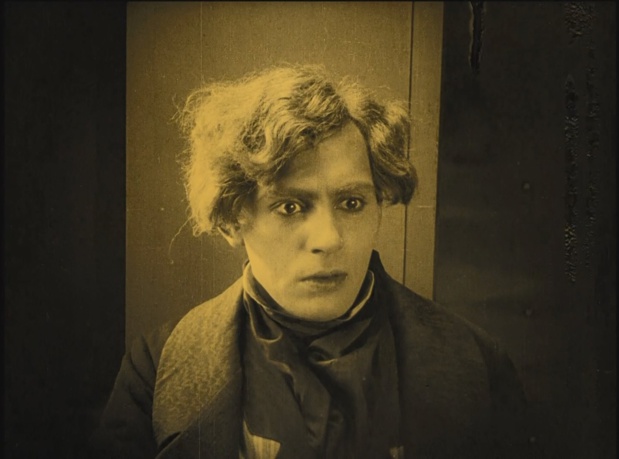 Gustav Wangenheim dans le film Nosferatu Eine Symphonie des Grauens (Nosferatu, une symphonie de l'horreur, 1922) de Friedrich Wilhelm Murnau