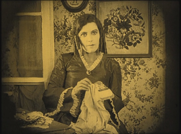 Greta Schroeder dans Nosferatu Eine Symphonie des Grauens (Nosferatu, une symphonie de l'horreur, 1922) de Friedrich Wilhelm Murnau