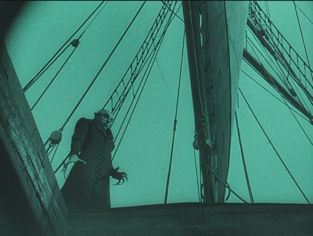 Max Schreck dans le film Nosferatu Eine Symphonie des Grauens (Nosferatu, une symphonie de l'horreur, 1922) de Friedrich Wilhelm Murnau