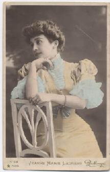 L'actrice Jeanne Marie-Laurent est la mère dans L'enfant de Paris L'actrice Jeanne Marie-Laurent est la mère dans L'enfant de Paris