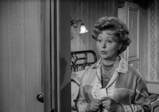 La comédienne Paulette Dubost  dans le film policier Maigret voit rouge (1963) de Gilles Grangier