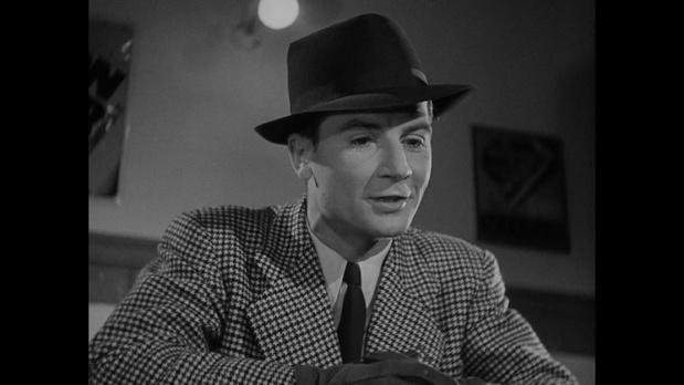 Gilbert Gil dans le film policier français Monsieur La Souris (1942) de Georges Lacombe Gilbert Gil dans le film policier français Monsieur La Souris (1942) de Georges Lacombe
