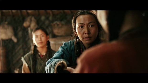 Mongol : Aliya, de face, au milieu Mongol : Aliya, de face, au milieu
