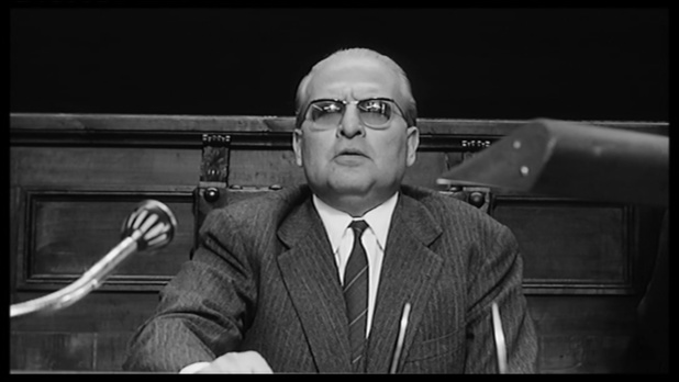 Le mani sulla citta' (Main basse sur la ville, 1963) de Francesco Rosi : les habitants expulsés Le mani sulla citta' (Main basse sur la ville, 1963) de Francesco Rosi : les habitants expulsés