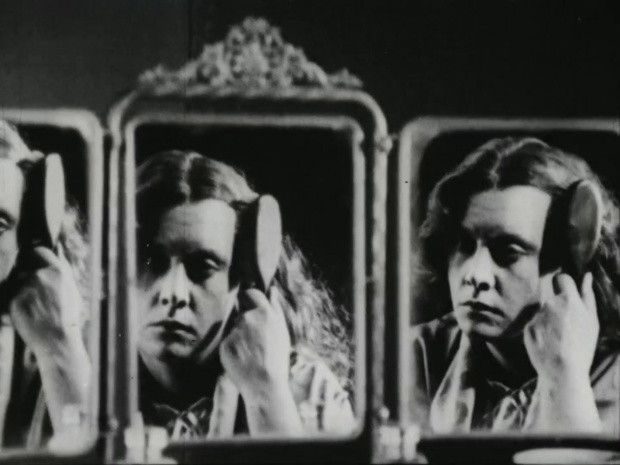 La souriante madame Beudet (1923) de Germaine Dulac : les hallucinations de l'épouse frustrée La souriante madame Beudet (1923) de Germaine Dulac : les hallucinations de l'épouse frustrée