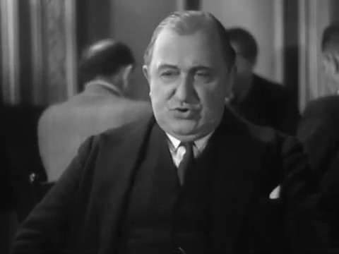 Le chien jaune (1932) de Jean Tarride : Léon arrêté Le chien jaune (1932) de Jean Tarride : Léon arrêté