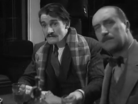 Le chien jaune (1932) de Jean Tarride : Léon arrêté Le chien jaune (1932) de Jean Tarride : Léon arrêté