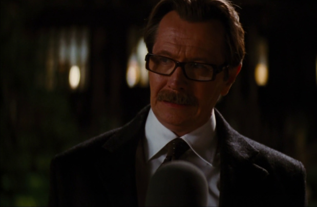 The Dark Knight rises (2012) de Christopher Nolan : Batman en pleine course-poursuite (HD) The Dark Knight rises (2012) de Christopher Nolan : Batman en pleine course-poursuite (HD)