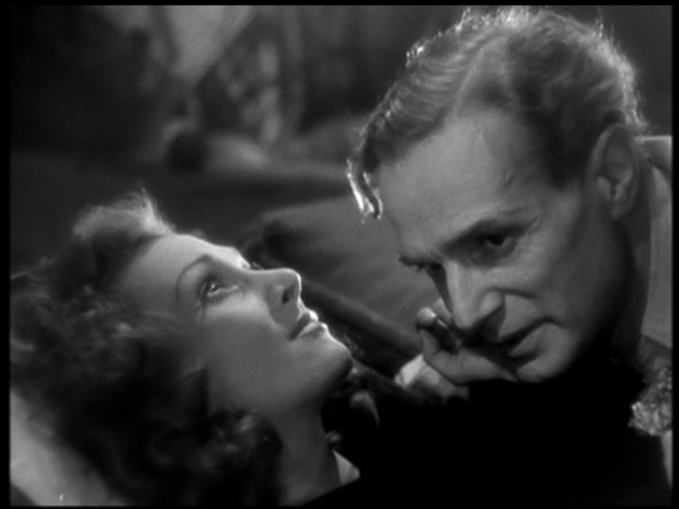 Jany Holt et Pierre Richard-Willm dans le film La fiancée des ténèbres Jany Holt et Pierre Richard-Willm dans le film La fiancée des ténèbres