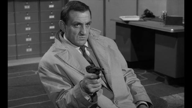 Classe tous risques (1960) de Claude Sautet : fusillade sur la plage; et descente de police (HD) Classe tous risques (1960) de Claude Sautet : fusillade sur la plage; et descente de police (HD)