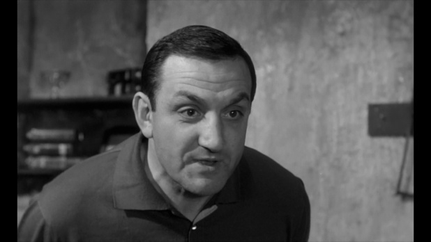 Classe tous risques (1960) de Claude Sautet : fusillade sur la plage; et descente de police (HD) Classe tous risques (1960) de Claude Sautet : fusillade sur la plage; et descente de police (HD)
