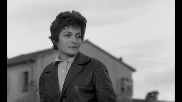 Classe tous risques (1960) de Claude Sautet : fusillade sur la plage; et descente de police (HD) Classe tous risques (1960) de Claude Sautet : fusillade sur la plage; et descente de police (HD)
