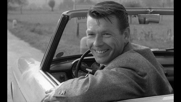 Classe tous risques (1960) de Claude Sautet : fusillade sur la plage; et descente de police (HD) Classe tous risques (1960) de Claude Sautet : fusillade sur la plage; et descente de police (HD)