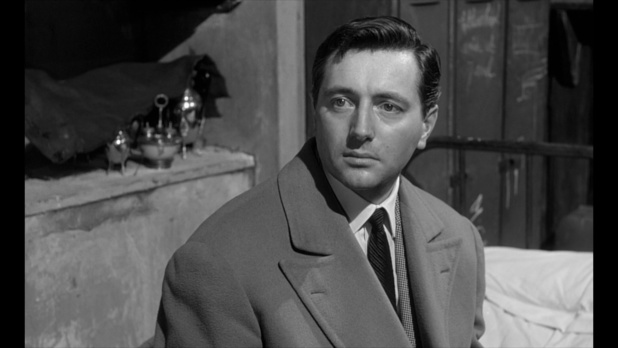 Classe tous risques (1960) de Claude Sautet : fusillade sur la plage; et descente de police (HD) Classe tous risques (1960) de Claude Sautet : fusillade sur la plage; et descente de police (HD)