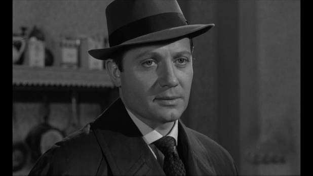 Classe tous risques (1960) de Claude Sautet : fusillade sur la plage; et descente de police (HD) Classe tous risques (1960) de Claude Sautet : fusillade sur la plage; et descente de police (HD)