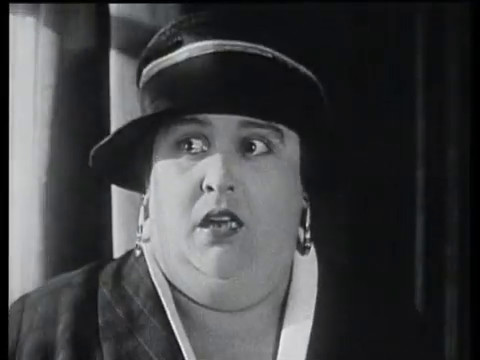 Belphégor (1927) de Henri Desfontaines : le fantôme s'en prend à Bellegarde; la mort de Simone; et Cantarelli démasqué Belphégor (1927) de Henri Desfontaines : le fantôme s'en prend à Bellegarde; la mort de Simone; et Cantarelli démasqué