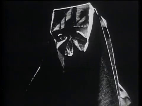 Belphégor (1927) de Henri Desfontaines : le fantôme s'en prend à Bellegarde; la mort de Simone; et Cantarelli démasqué Belphégor (1927) de Henri Desfontaines : le fantôme s'en prend à Bellegarde; la mort de Simone; et Cantarelli démasqué