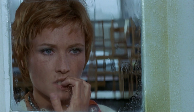 Marlène Jobert dans Le passager de la pluie Marlène Jobert dans Le passager de la pluie