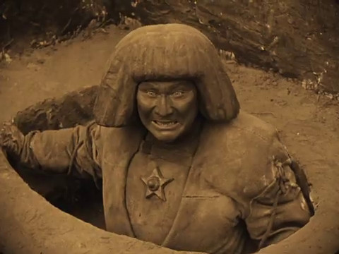 Der Golem : Wie er in die Welt kam (Le golem, 1920) de Paul Wegener : l'éveil de la créature Der Golem : Wie er in die Welt kam (Le golem, 1920) de Paul Wegener : l'éveil de la créature