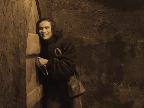 Der Golem : Wie er in die Welt kam (Le golem, 1920) de Paul Wegener : l'éveil de la créature Der Golem : Wie er in die Welt kam (Le golem, 1920) de Paul Wegener : l'éveil de la créature