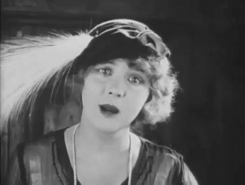Gladys Leslie dans le film Haldane of the secret service Gladys Leslie dans le film Haldane of the secret service