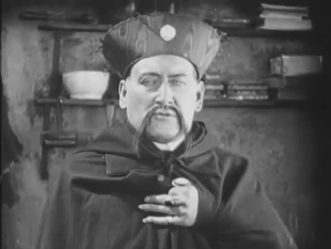 Le personnage Fuh Wong dans le film Haldane of the secret service Le personnage Fuh Wong dans le film Haldane of the secret service