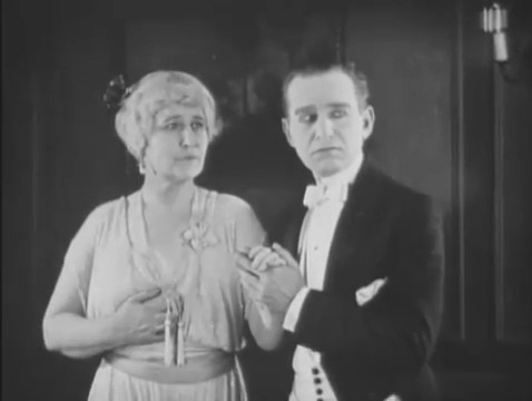 Jane Jennings et Edward Boulden dans le film Haldane of the secret service Jane Jennings et Edward Boulden dans le film Haldane of the secret service
