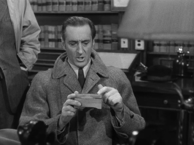 Basil Rathbone dans le film Dressed to kill (1946) Basil Rathbone dans le film Dressed to kill (1946)