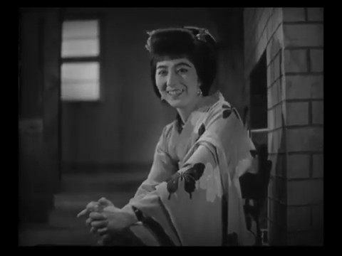 Michiko Oikawa dans le film muet japonais 港の日本娘 (Jeunes filles japonaises sur le port, 1933) de 清水 宏 (Hiroshi Simizu) Michiko Oikawa dans le film muet japonais 港の日本娘 (Jeunes filles japonaises sur le port, 1933) de 清水 宏 (Hiroshi Simizu)
