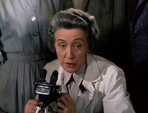 Ann Codee dans le film The war of the worlds (La guerre des mondes, 1953) de Byron Haskin Ann Codee dans le film The war of the worlds (La guerre des mondes, 1953) de Byron Haskin