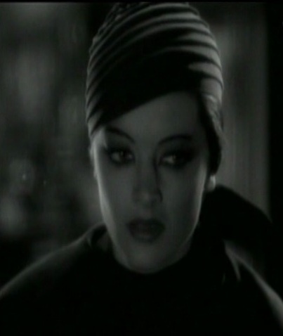 Myrna Loy dans le film Thirteen women