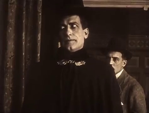 René Cresté dans Judex (1916) de Louis Feuillade René Cresté dans Judex (1916) de Louis Feuillade