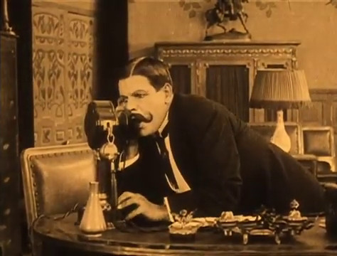 L'acteur Louis Leubas dans le film Judex (1916) de Louis Feuillade L'acteur Louis Leubas dans le film Judex (1916) de Louis Feuillade