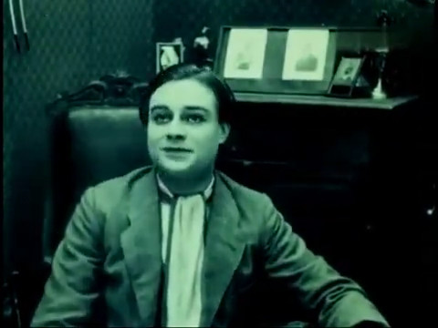 L'acteur Gobert dans le film patriotique belge La jeune Belgique (1922) d'Armand du Plessy L'acteur Gobert dans le film patriotique belge La jeune Belgique (1922) d'Armand du Plessy