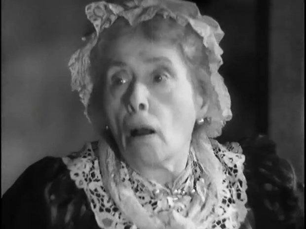 L'actrice Marie-Laure dans Fantômas (1932) de Paul Féjos L'actrice Marie-Laure dans Fantômas (1932) de Paul Féjos