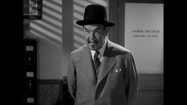 Sidney Toler est Charlie Chan dans le film Charlie Chan at the Wax museum (1940) de Lynn Shores Sidney Toler est Charlie Chan dans le film Charlie Chan at the Wax museum (1940) de Lynn Shores