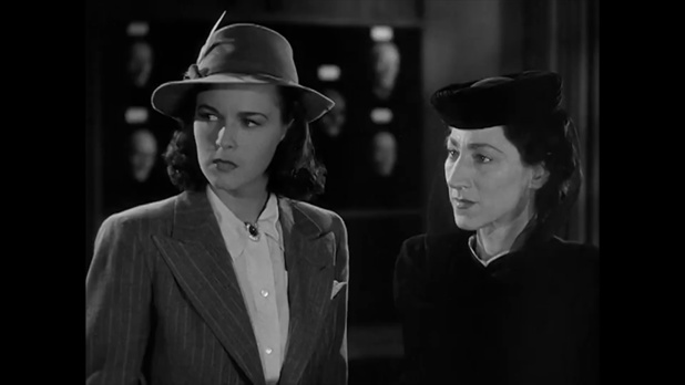 Marguerite Chapman et Hilda Vaughn dans Charlie Chan at the Wax museum (1940) de Lynn Shores Marguerite Chapman et Hilda Vaughn dans Charlie Chan at the Wax museum (1940) de Lynn Shores