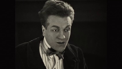Philippe Hériat dans L'inondation (1924) de Louis Delluc Philippe Hériat dans L'inondation (1924) de Louis Delluc