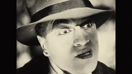 Philippe Hériat dans le film muet L'inondation (1924) de Louis Delluc Philippe Hériat dans le film muet L'inondation (1924) de Louis Delluc